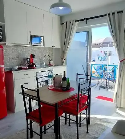 Red דירה