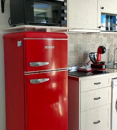 Red דירה